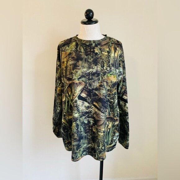 Fishouflage Bass Women's Camo Long Sleeve Lightweight Outdoor Shirt Size XL-1X - Picture 2 of 4